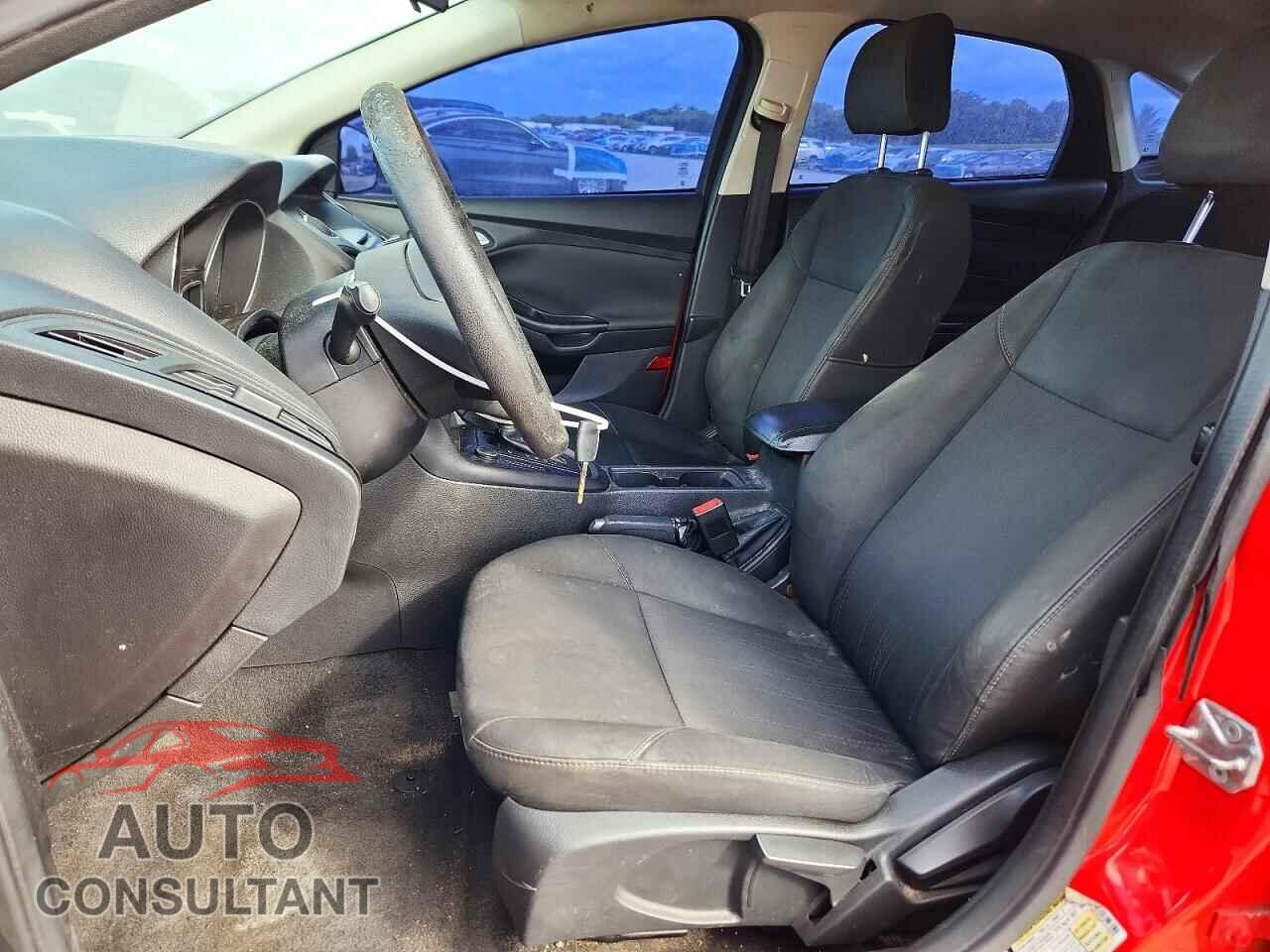 FORD FOCUS 2017 - 1FADP3F20HL216826