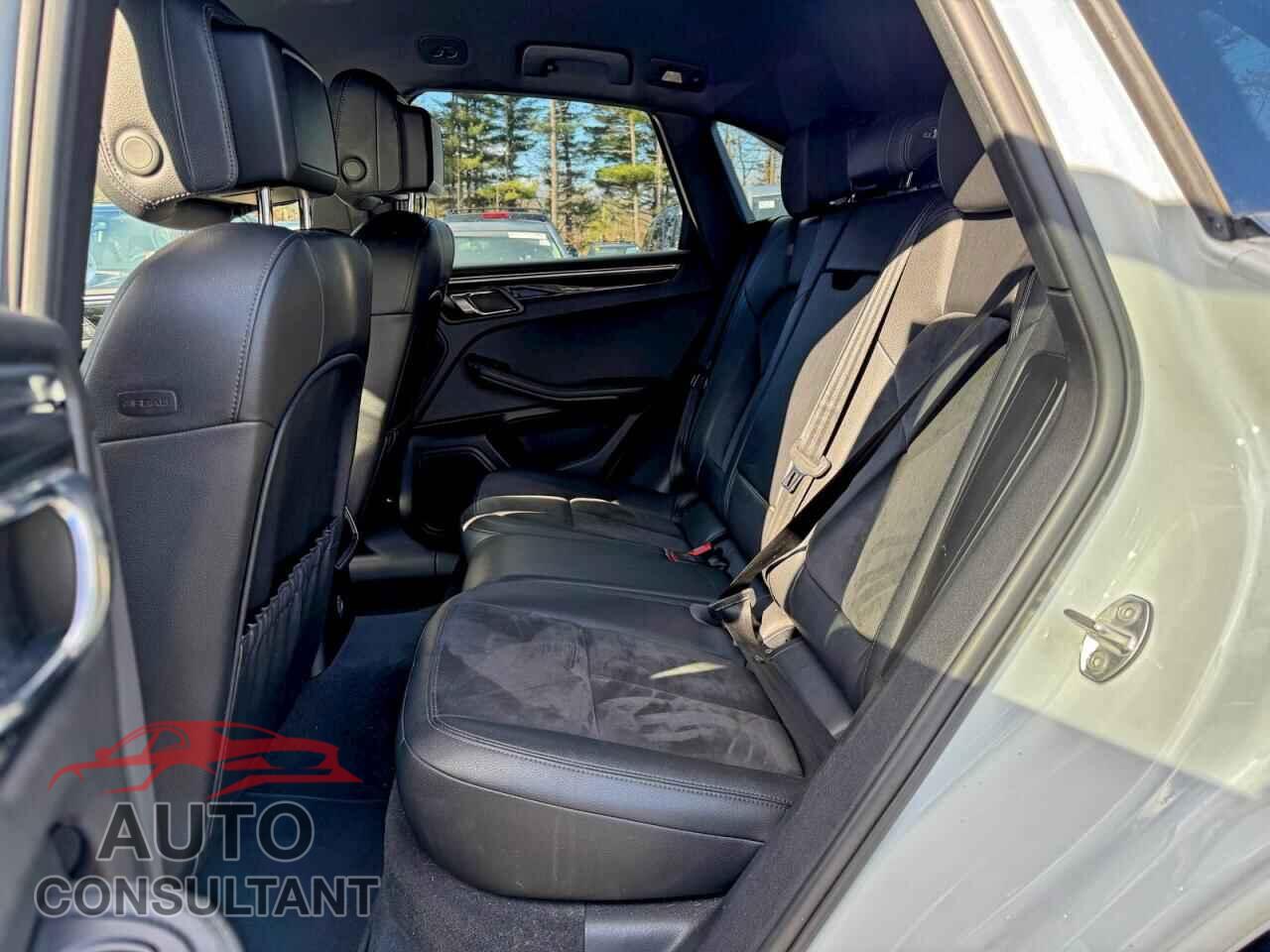 PORSCHE MACAN 2018 - WP1AA2A52JLB21103