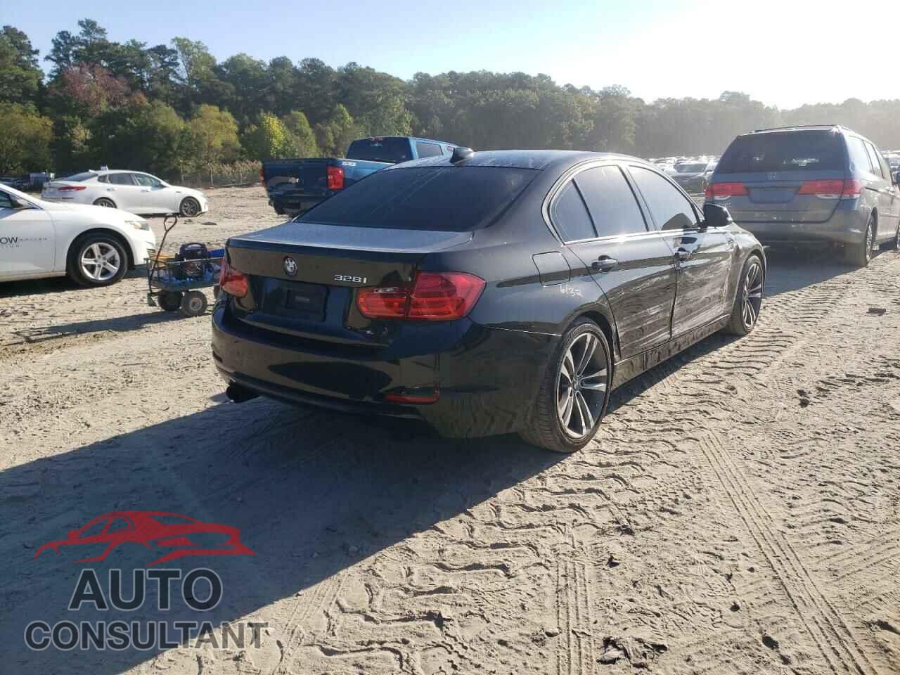 BMW 3 SERIES 2013 - WBA3C1G50DNR48111