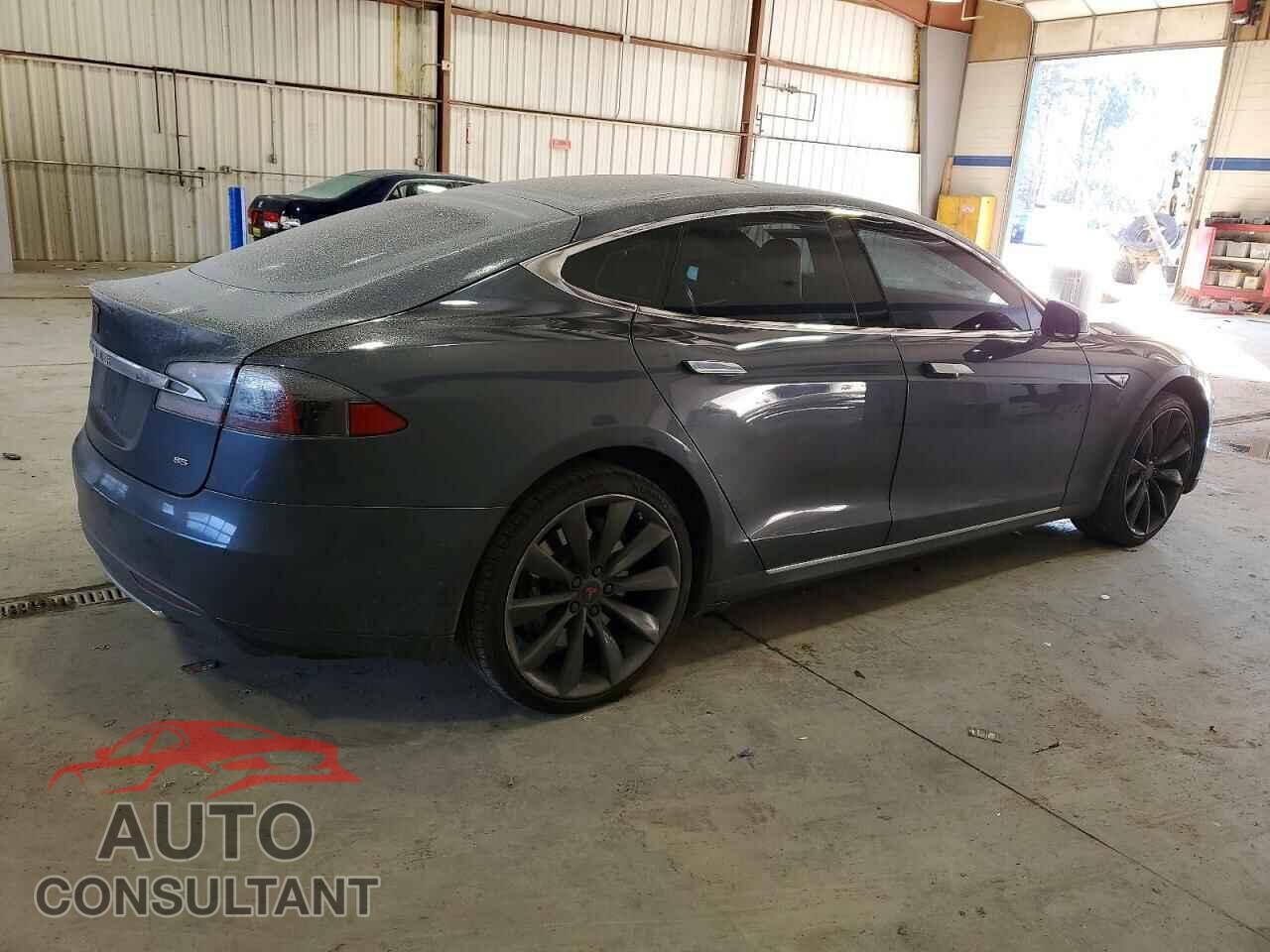 TESLA MODEL S 2015 - 5YJSA1H18FF083907