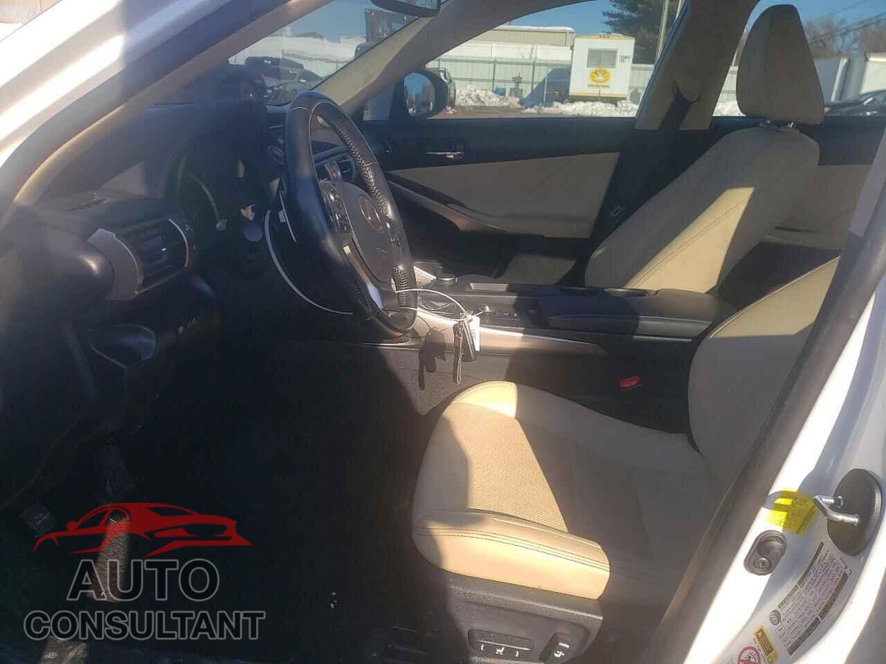 LEXUS IS 2015 - JTHCF1D29F5024224