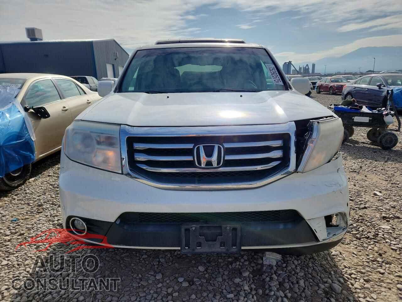 HONDA PILOT 2015 - 5FNYF4H94FB052995