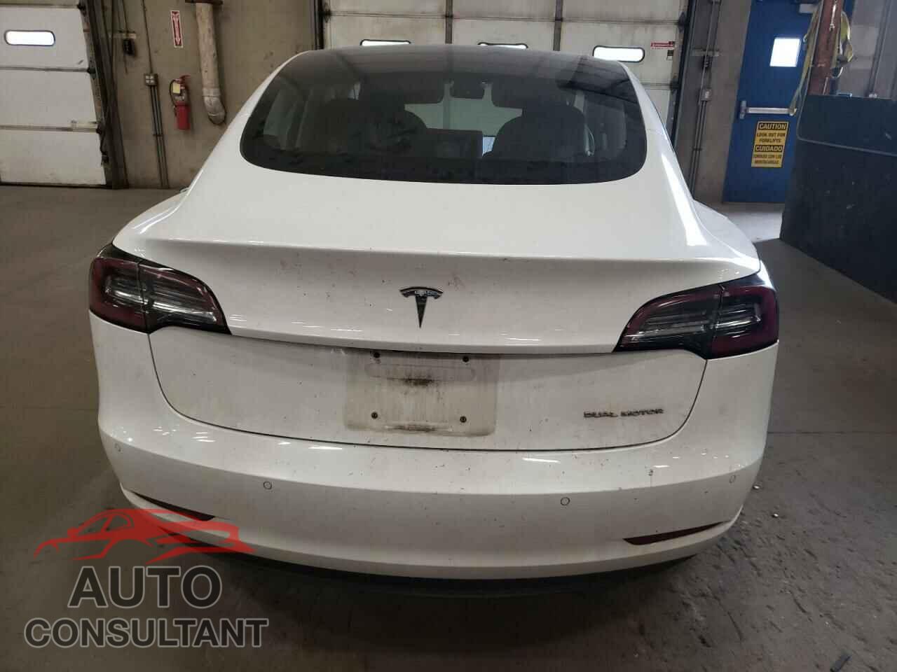 TESLA MODEL 3 2018 - 5YJ3E1EB2JF115457
