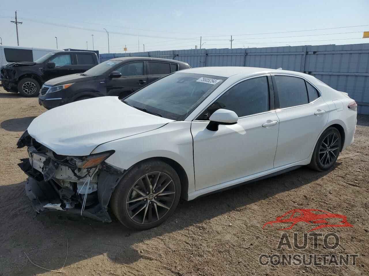 TOYOTA CAMRY 2021 - 4T1G11AK5MU428027