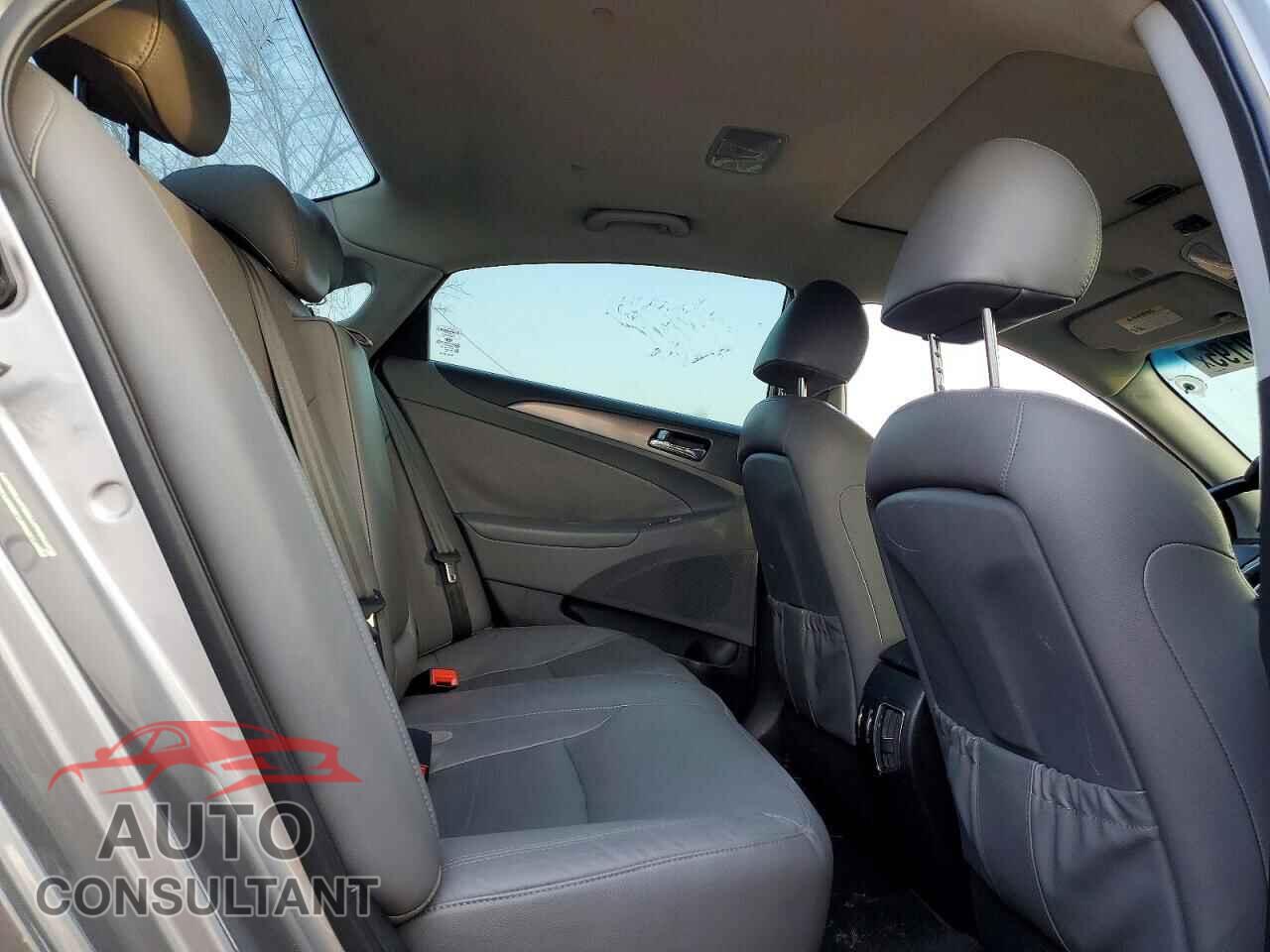 HYUNDAI SONATA 2013 - KMHEC4A48DA100476