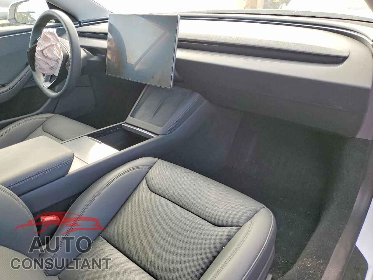 TESLA MODEL 3 2025 - 5YJ3E1EA7SF071464