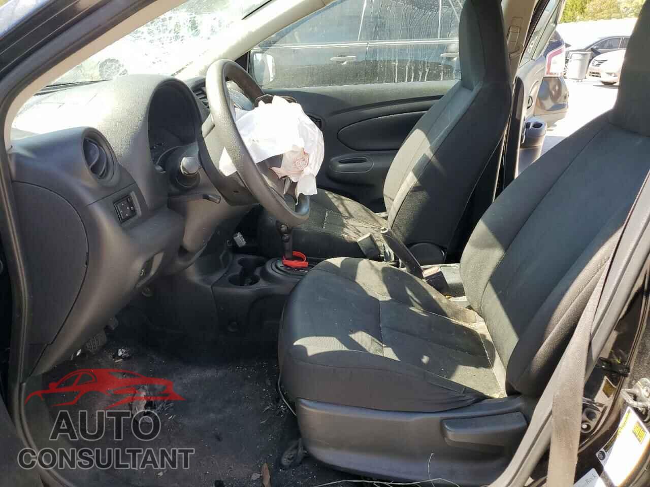 NISSAN VERSA 2017 - 3N1CN7AP3HL870460
