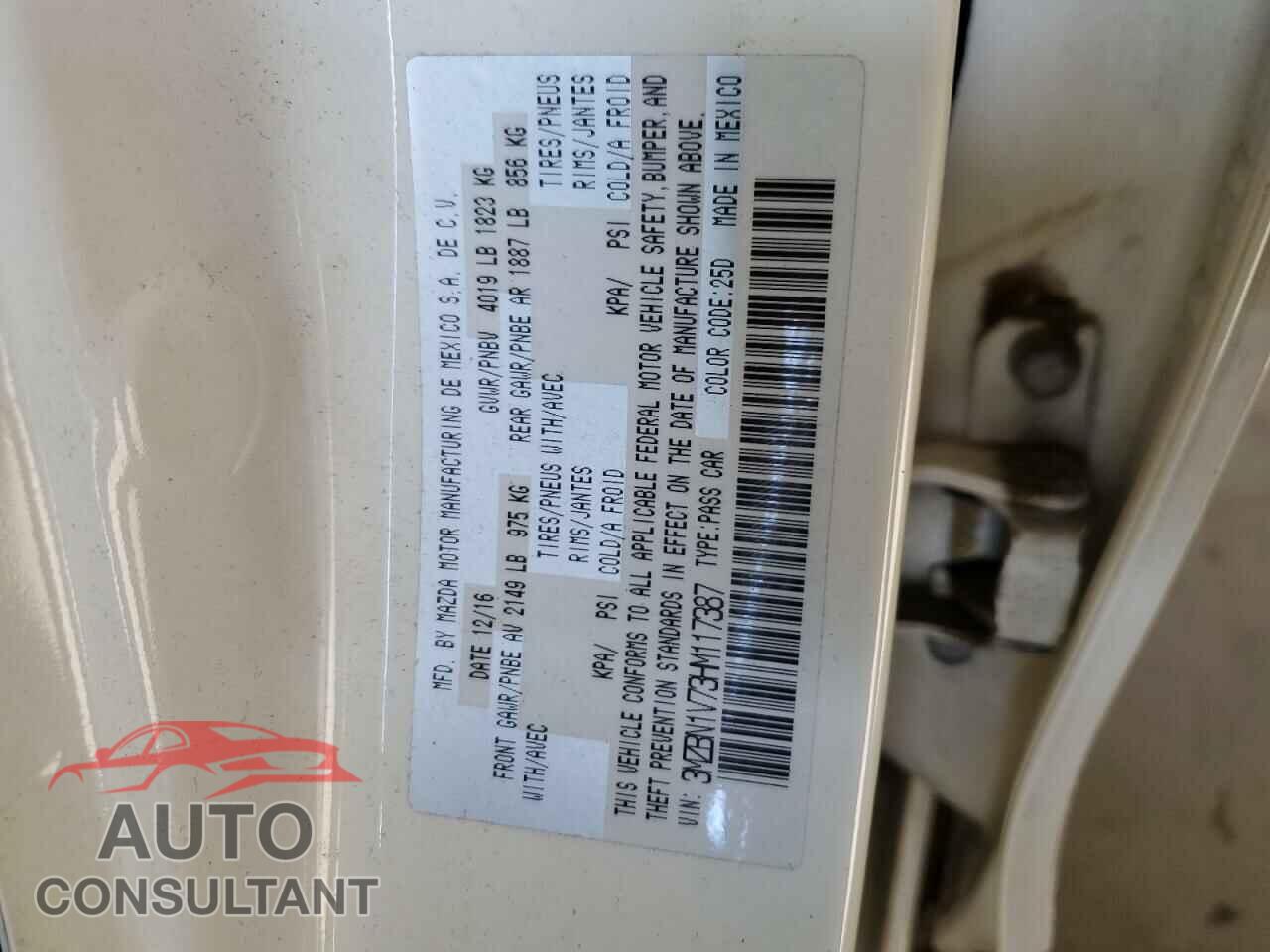 MAZDA 3 2017 - 3MZBN1V73HM117387