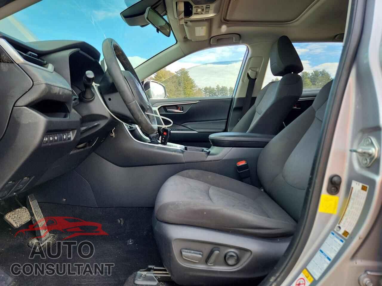 TOYOTA RAV4 2019 - JTMP1RFVXKD513593