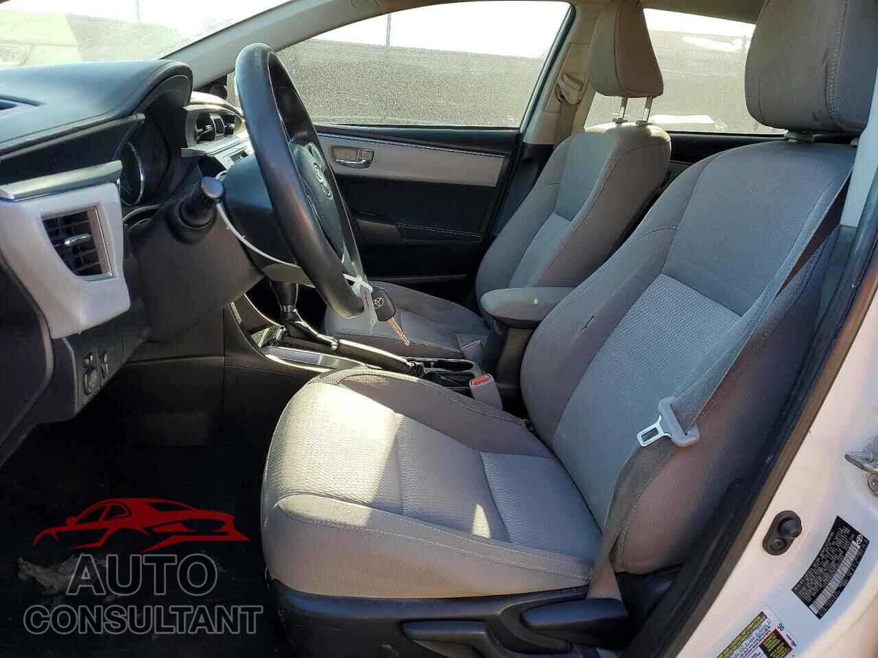TOYOTA COROLLA 2015 - 5YFBURHE9FP284101