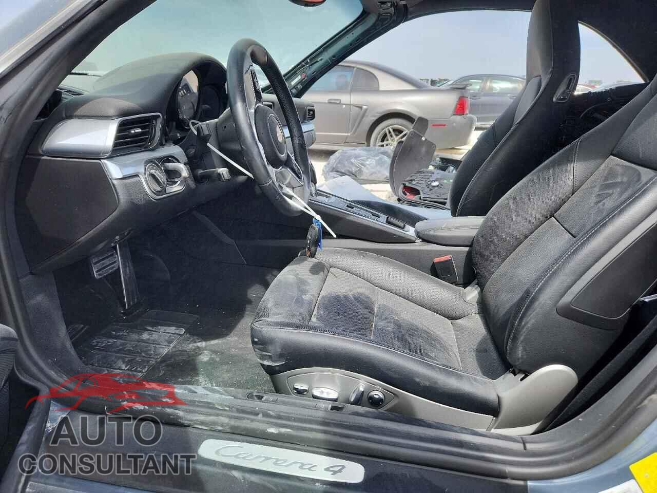 PORSCHE 911 2017 - WP0CA2A96HS141545