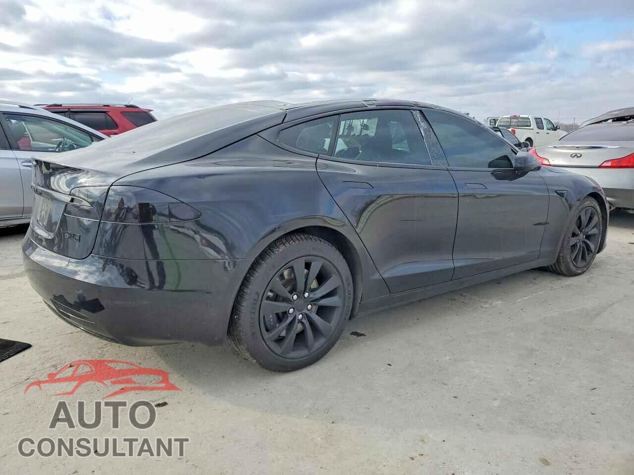 TESLA MODEL S 2017 - 5YJSA1E2XHF185984