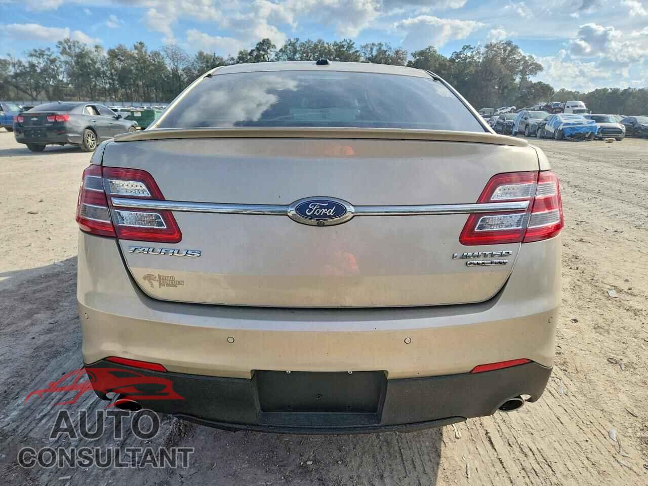 FORD TAURUS 2018 - 1FAHP2F85JG105218