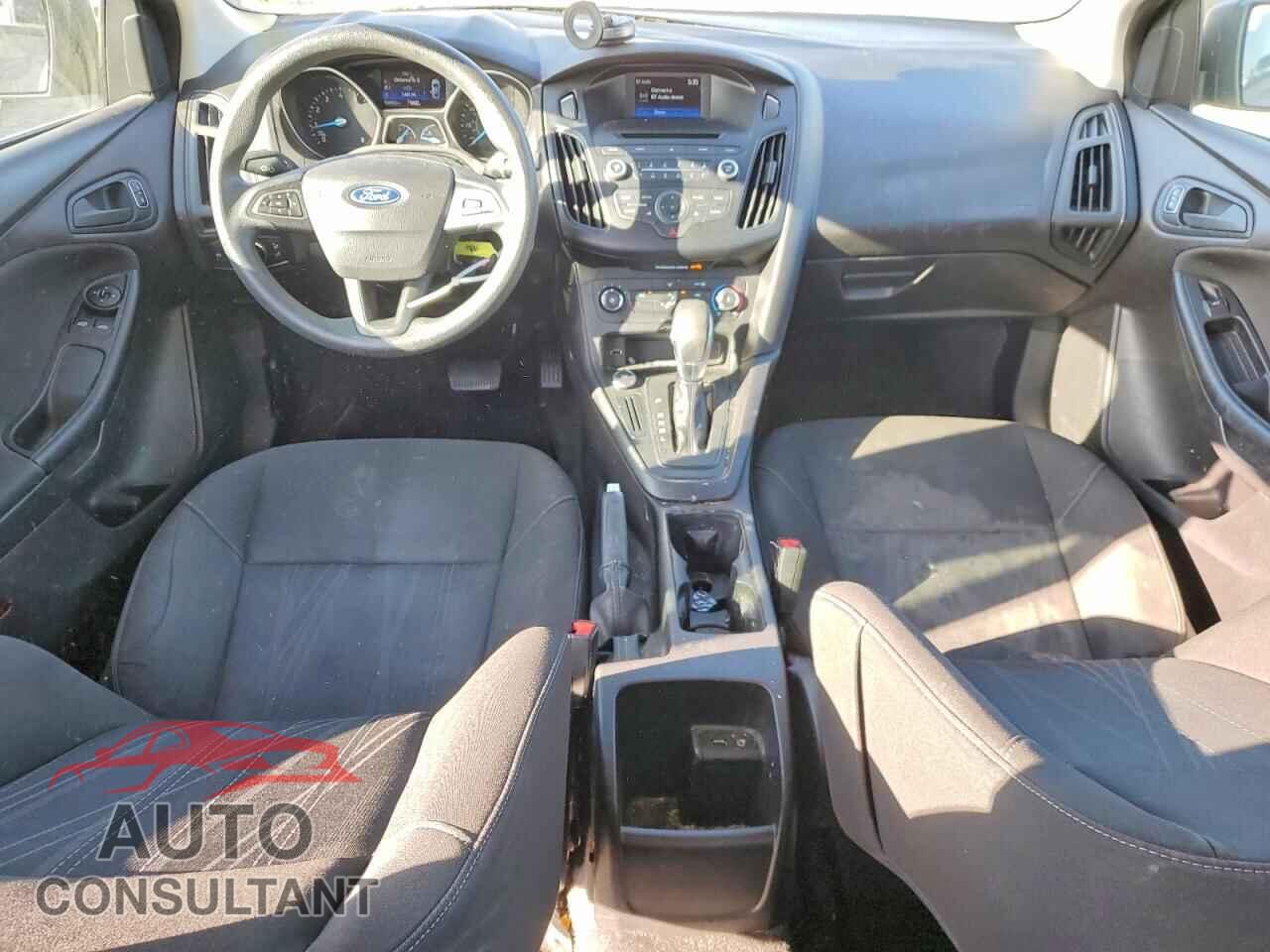 FORD FOCUS 2015 - 1FADP3E2XFL256345