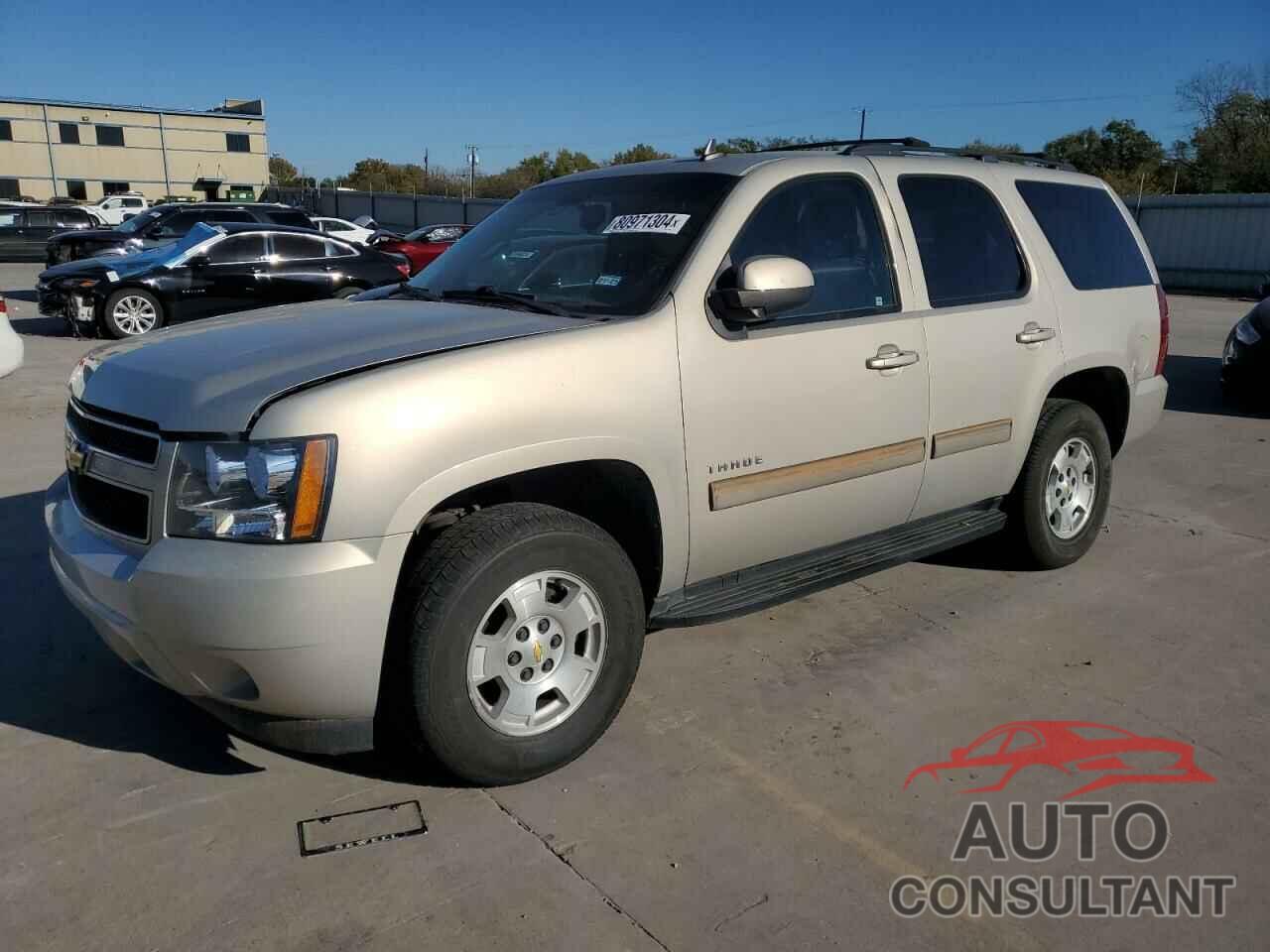 CHEVROLET TAHOE 2011 - 1GNSCAE01BR222325