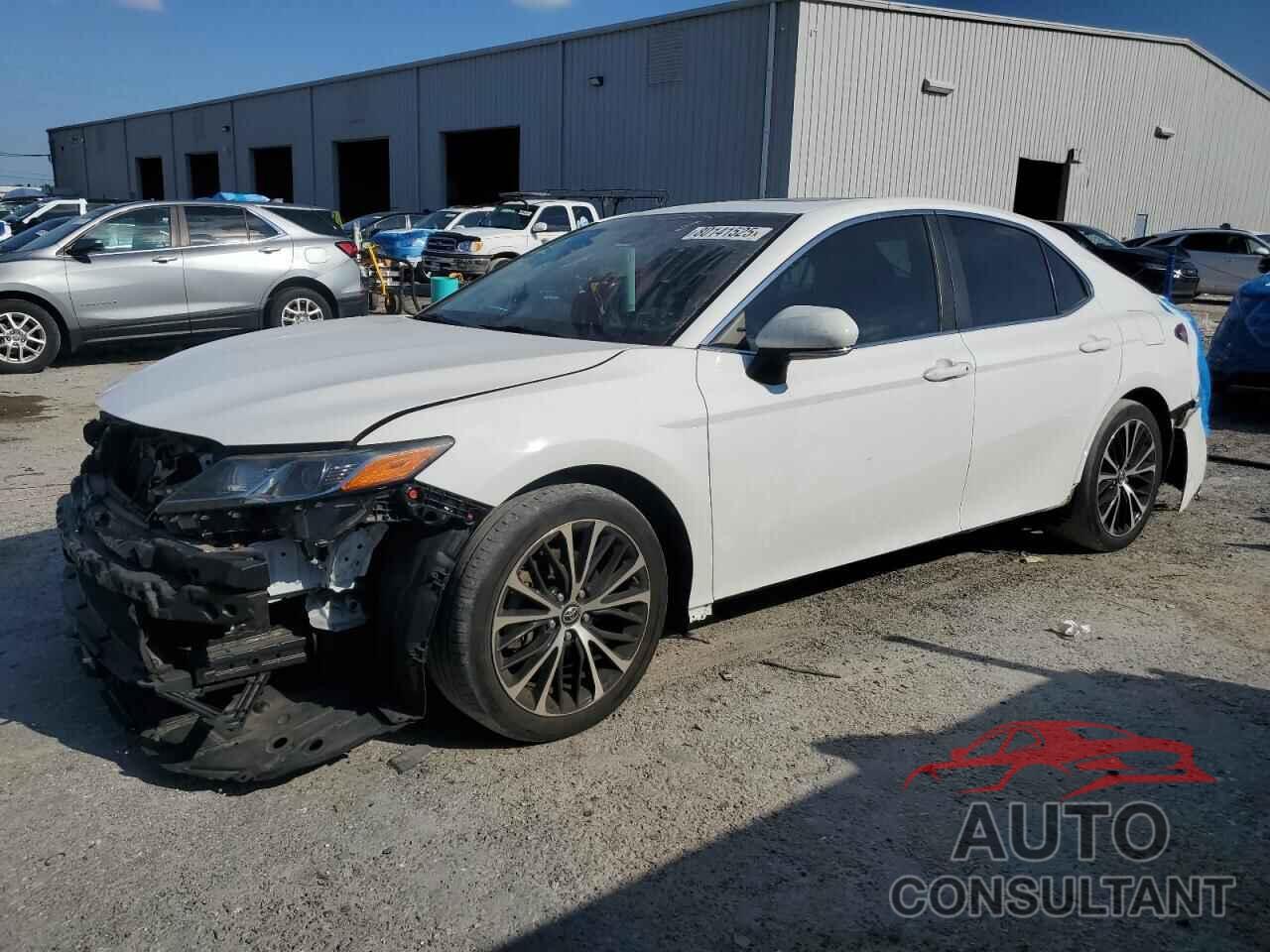 TOYOTA CAMRY 2018 - 4T1B11HK6JU642195