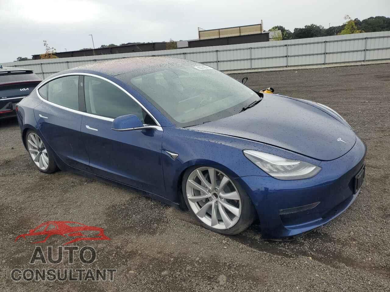 TESLA MODEL 3 2018 - 5YJ3E1EA9JF015587