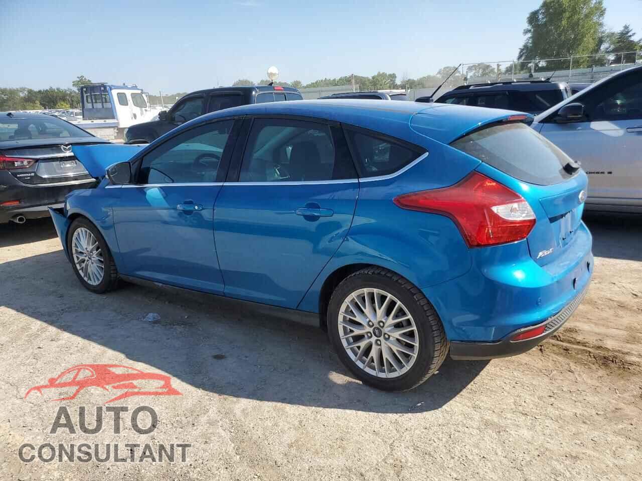FORD FOCUS 2012 - 1FAHP3M2XCL174565