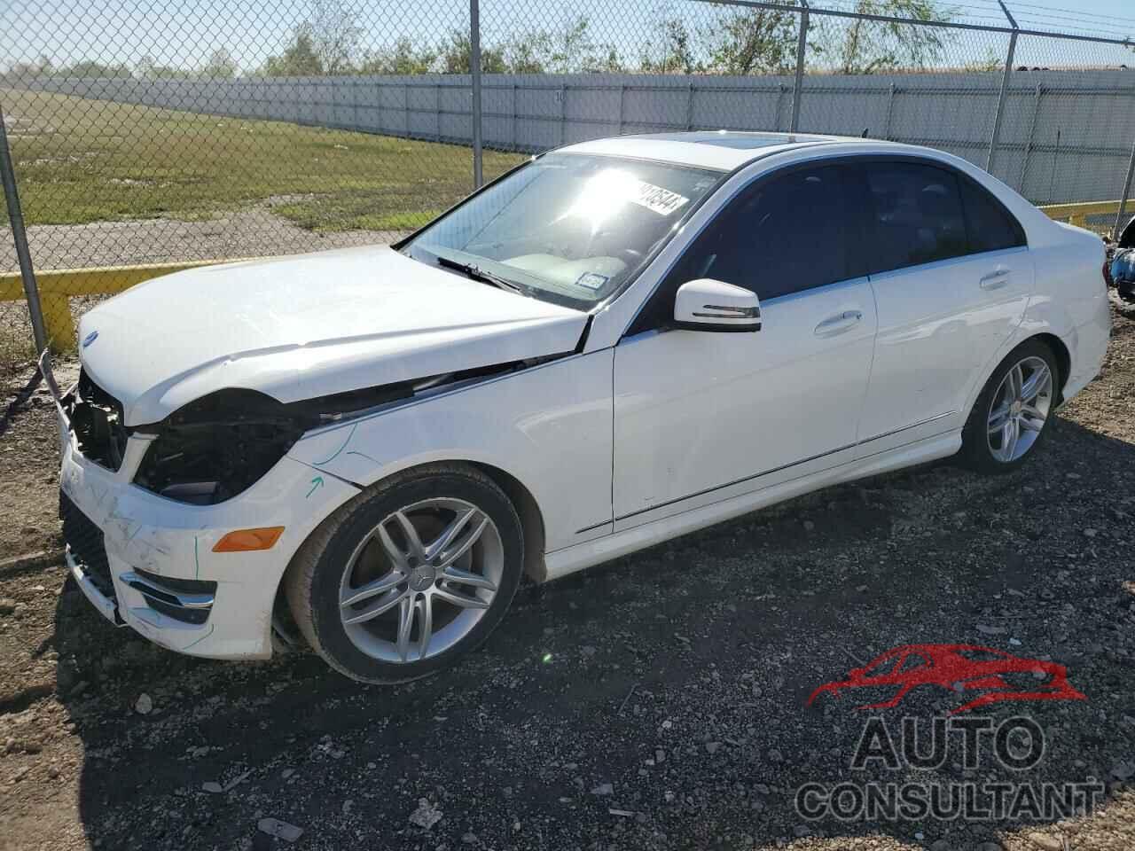 MERCEDES-BENZ C-CLASS 2014 - WDDGF4HBXER318386