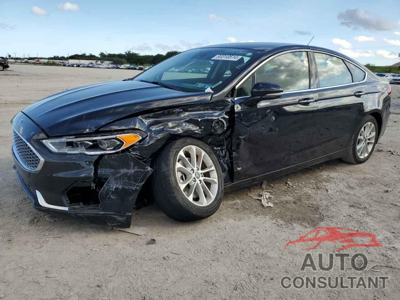 FORD FUSION 2019 - 3FA6P0SU1KR213103