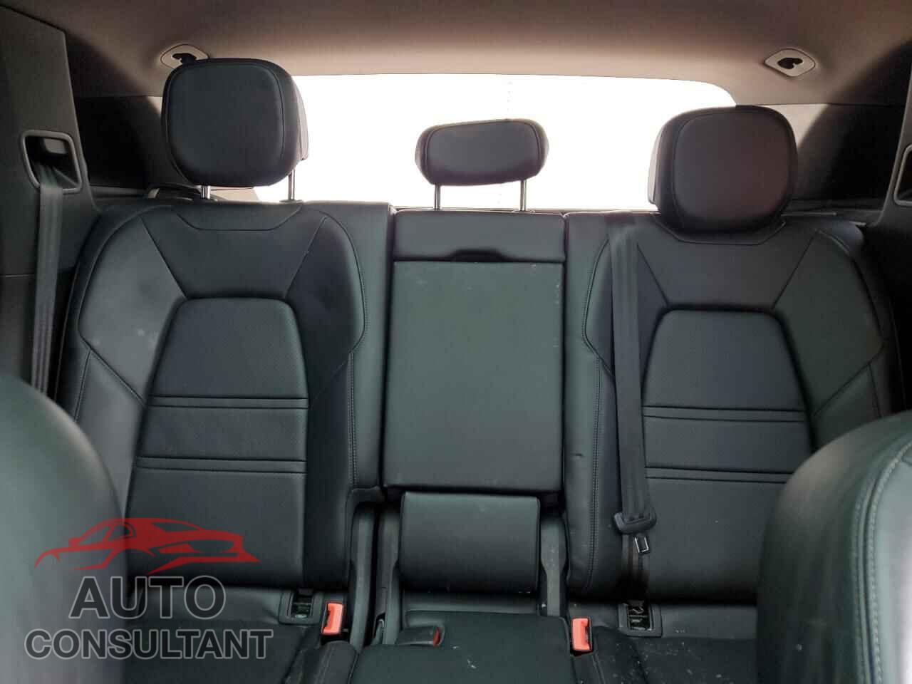 PORSCHE CAYENNE 2019 - WP1AA2AY6KDA04016