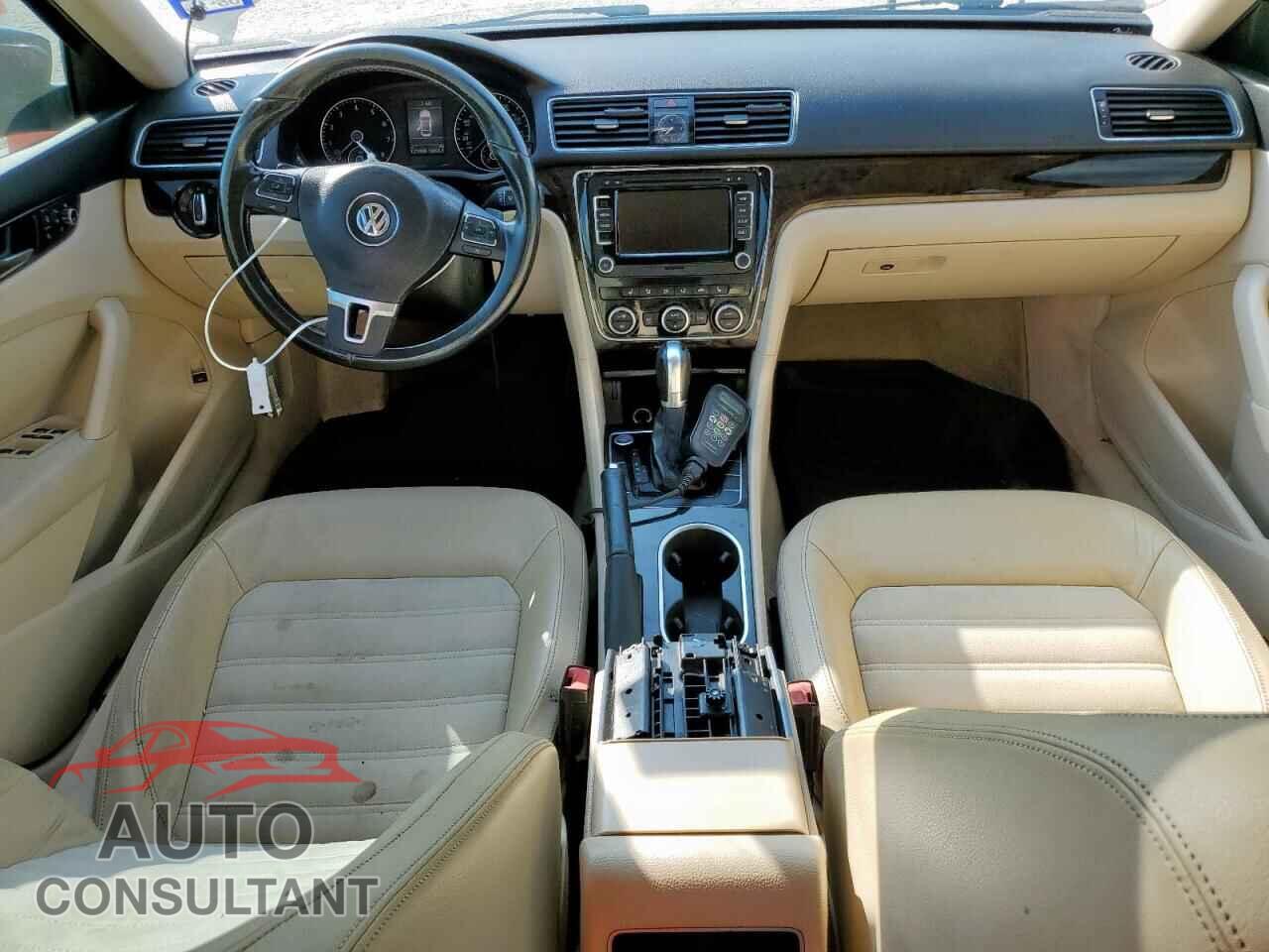 VOLKSWAGEN PASSAT 2014 - 1VWCM7A37EC095677