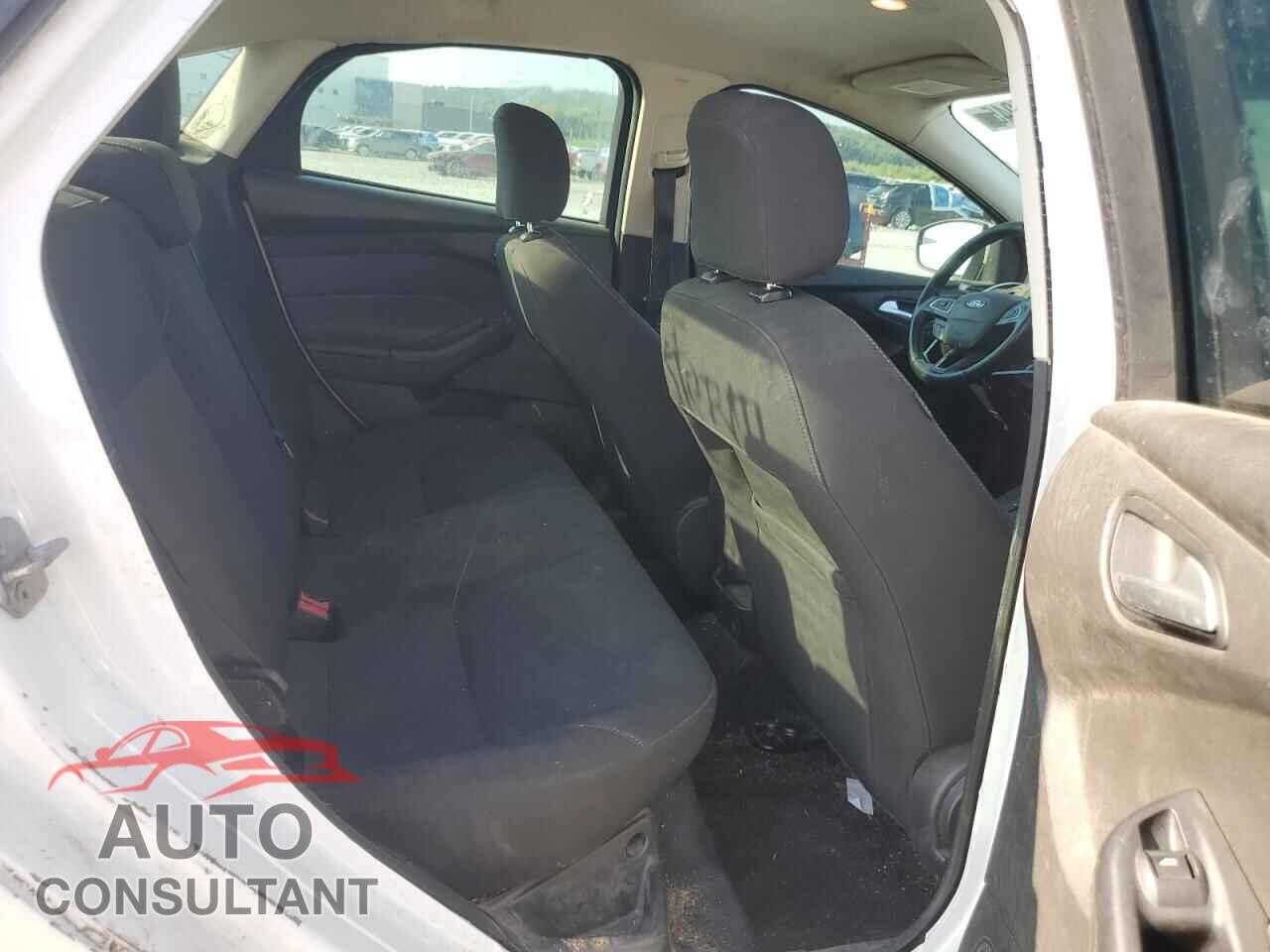 FORD FOCUS 2015 - 1FADP3F28FL341148
