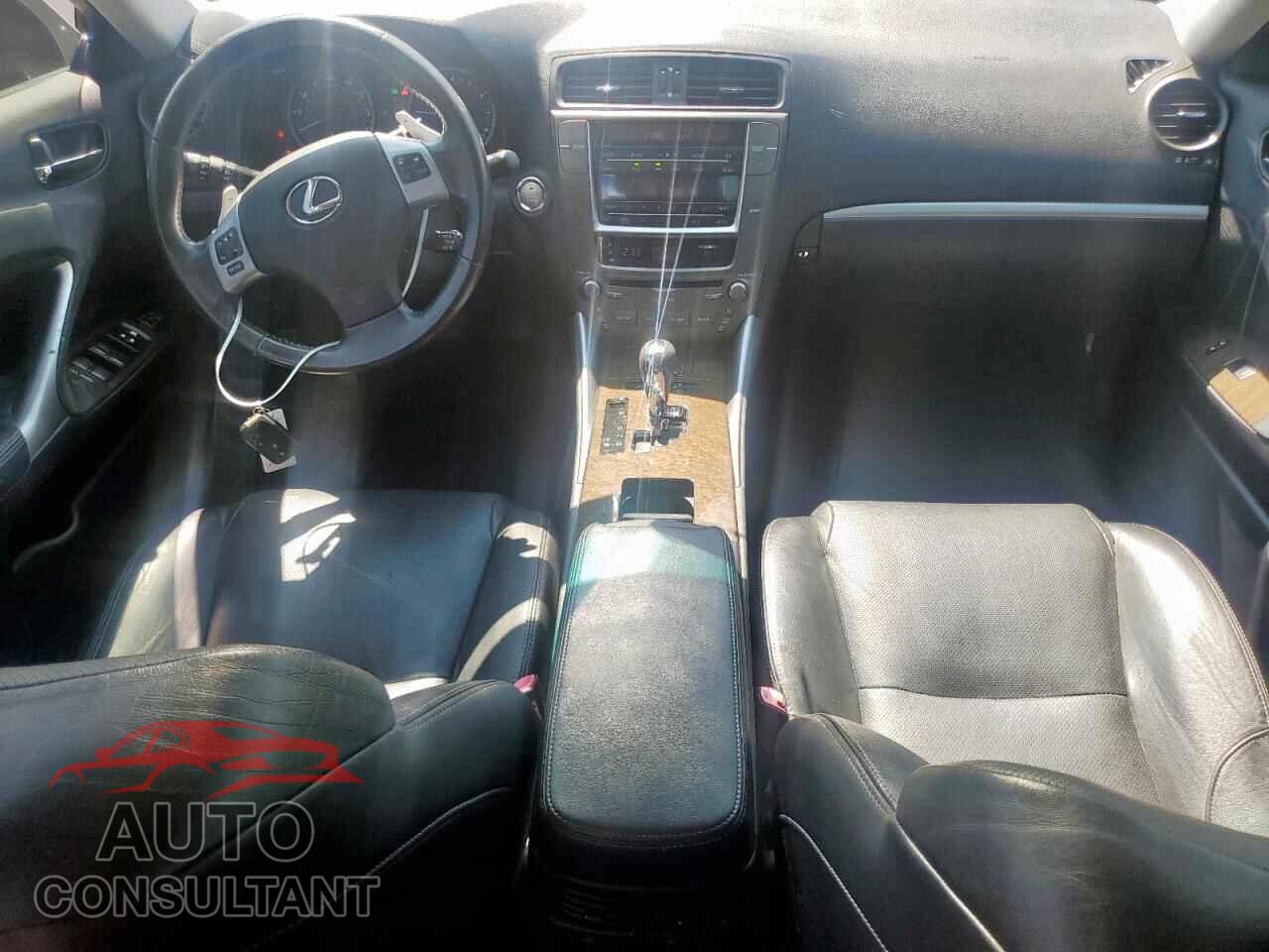 LEXUS IS 2012 - JTHCF5C25C5057211