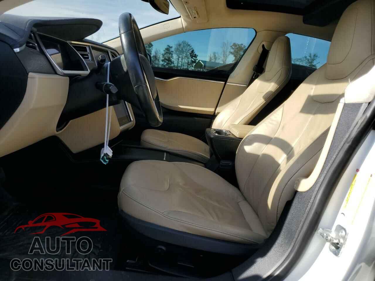 TESLA MODEL 3 2013 - 5YJSA1CN4DFP23103