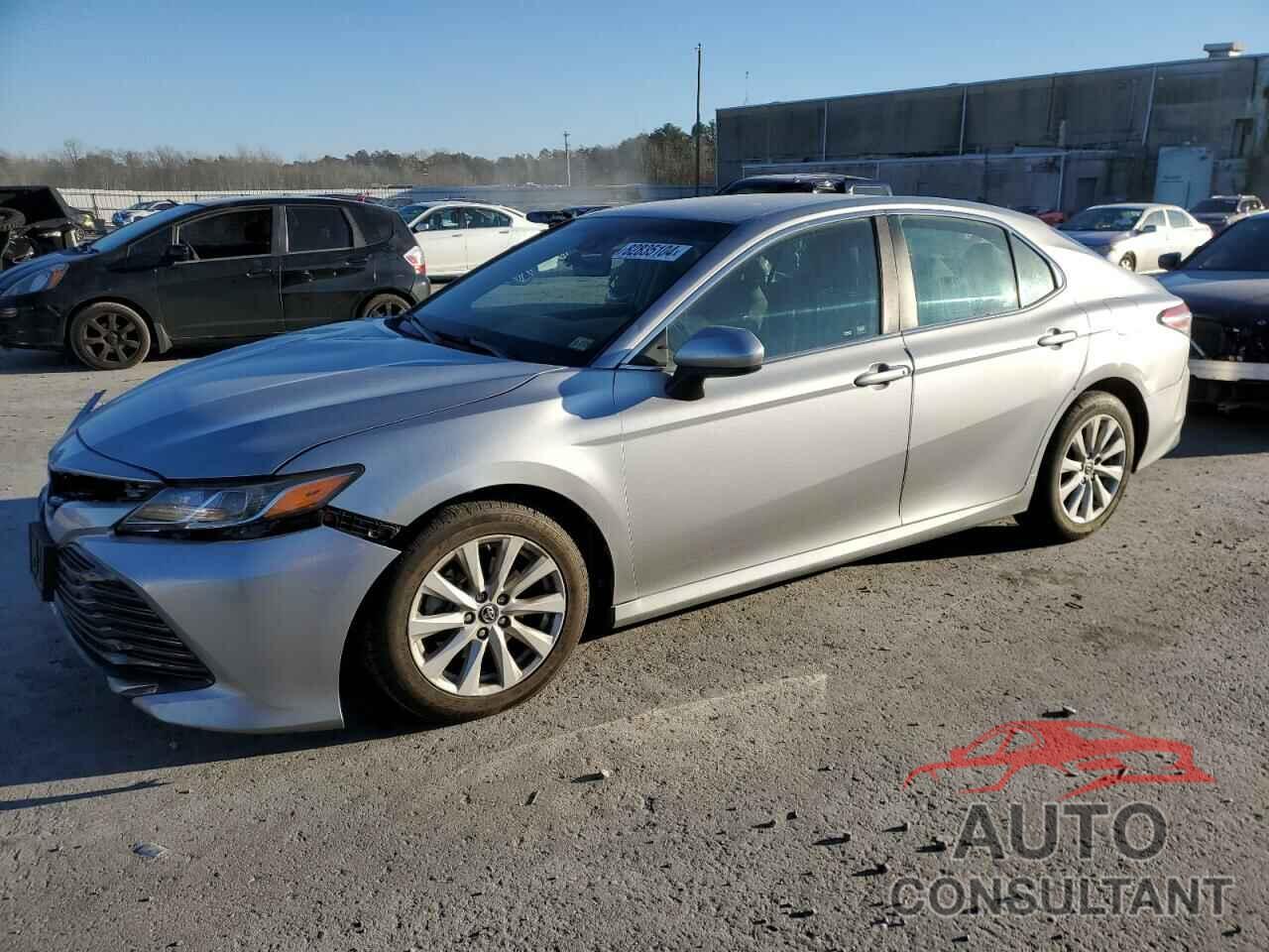 TOYOTA CAMRY 2018 - 4T1B11HK1JU675914