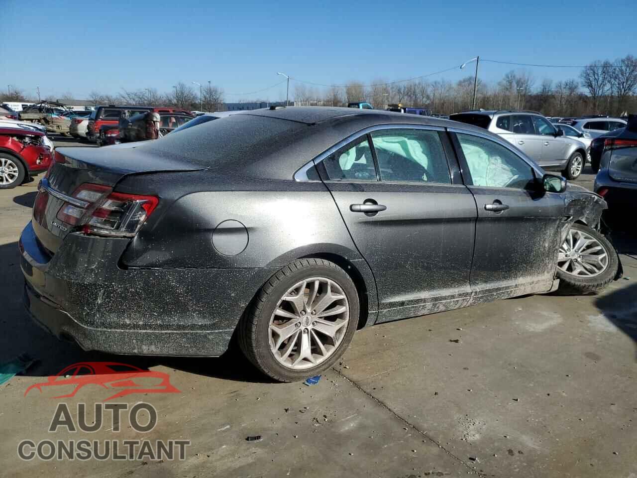FORD TAURUS 2018 - 1FAHP2F80JG128504