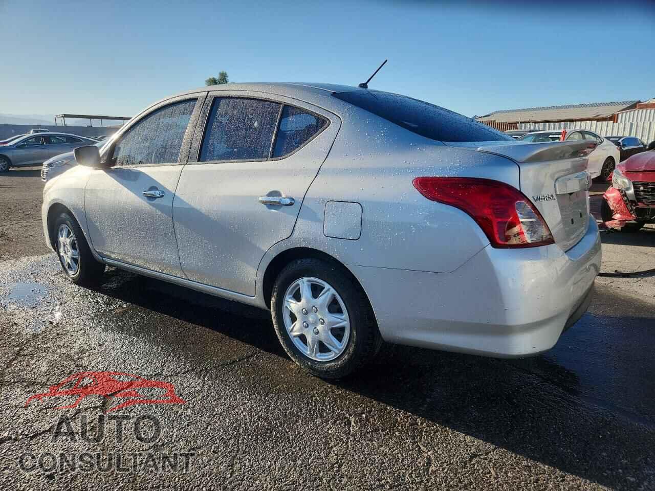 NISSAN VERSA 2019 - 3N1CN7AP3KL843900