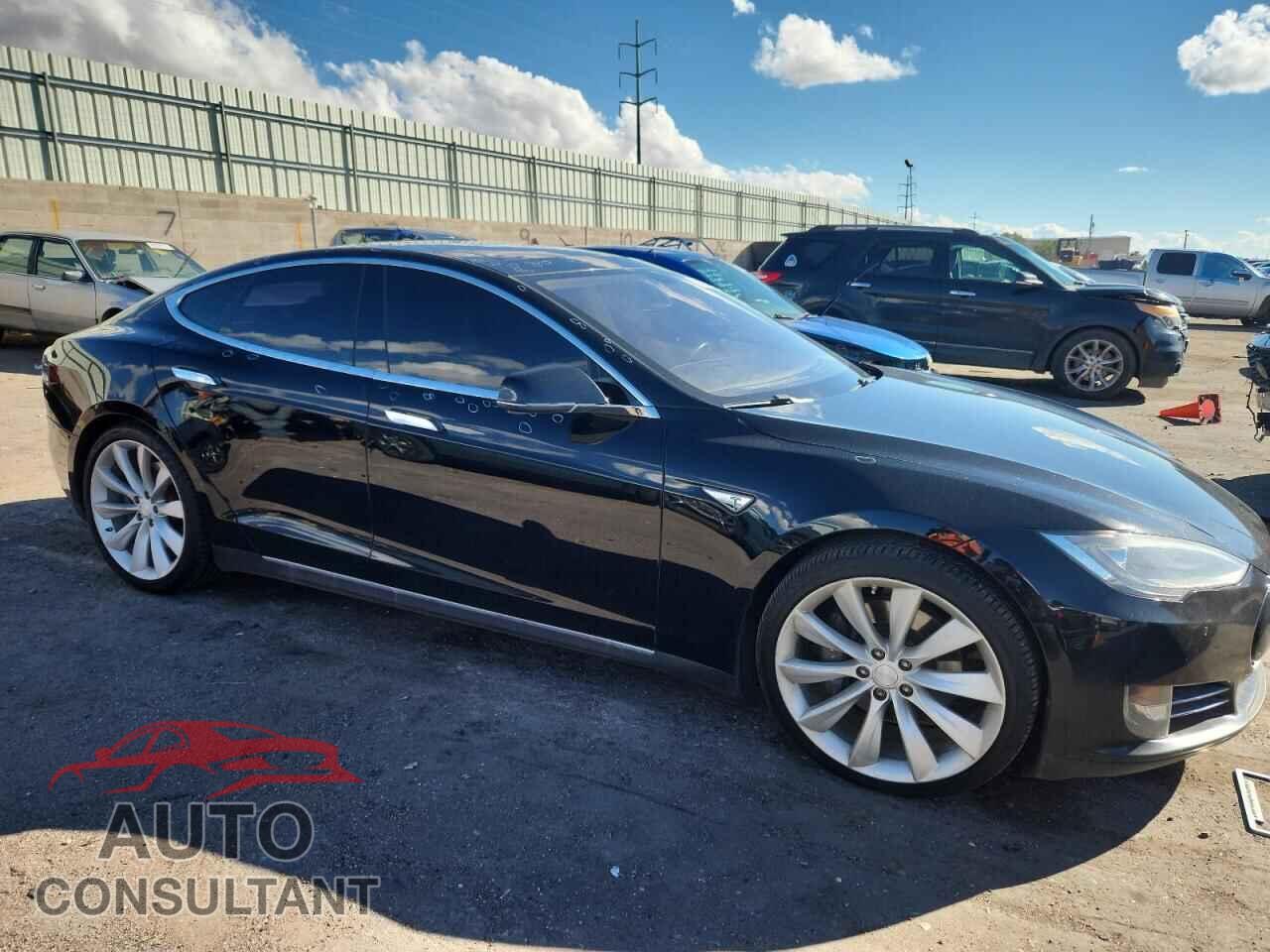 TESLA MODEL S 2013 - 5YJSA1DP6DFP22647