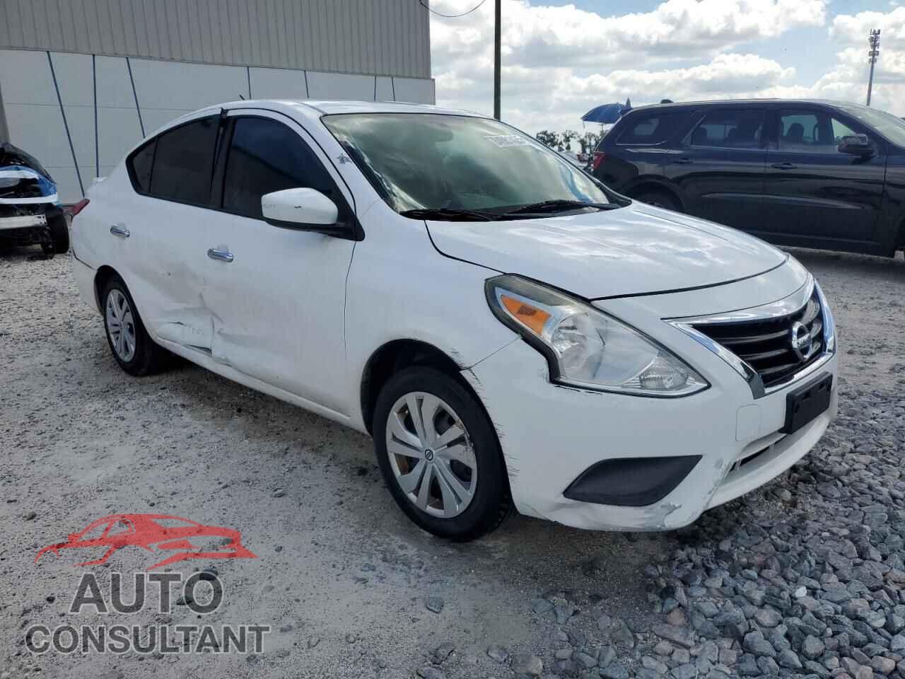 NISSAN VERSA 2017 - 3N1CN7AP1HL867377