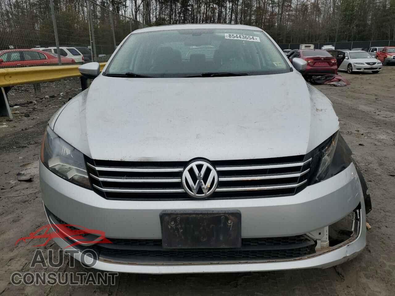 VOLKSWAGEN PASSAT 2012 - 1VWCH7A34CC044428
