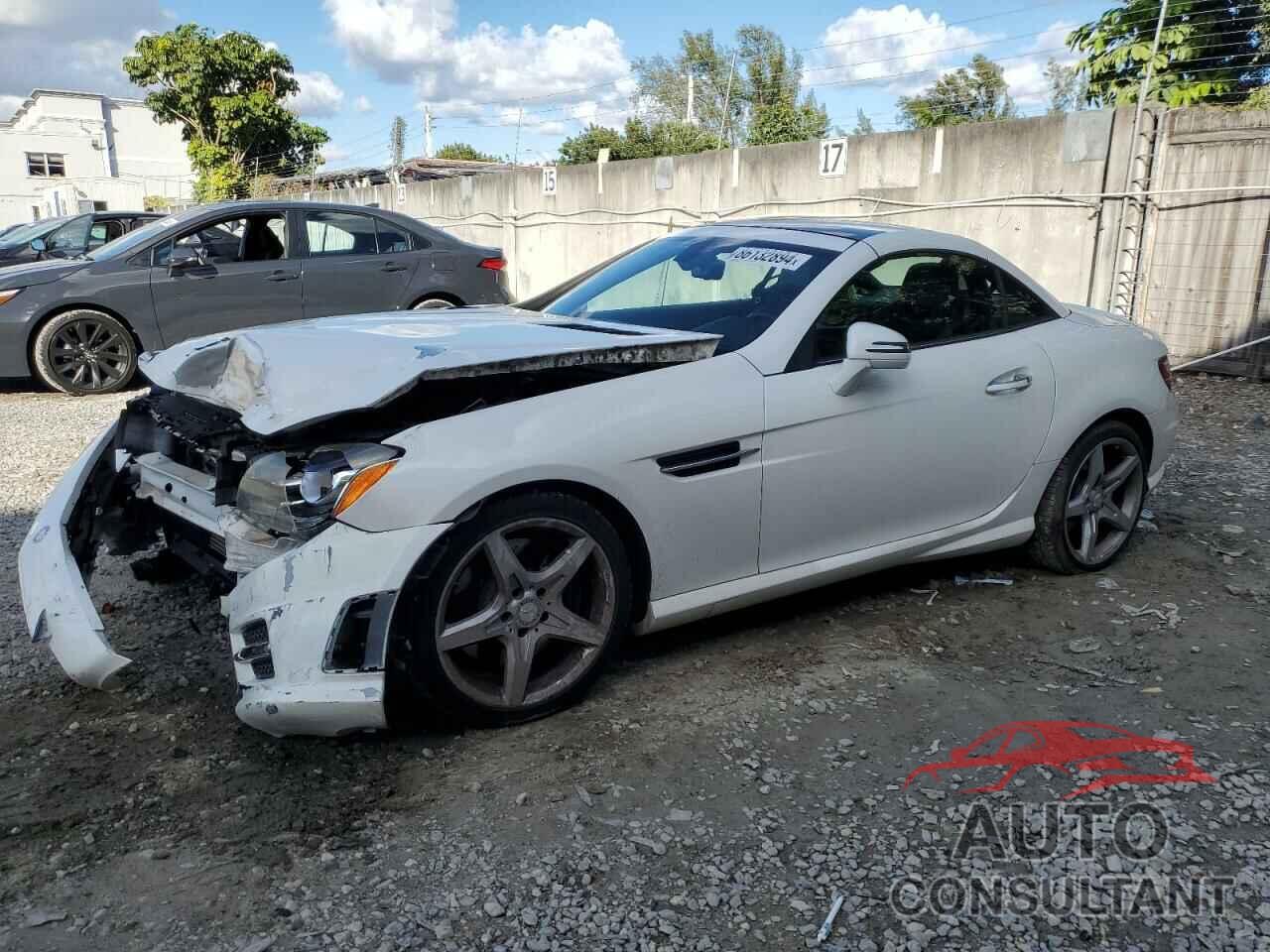 MERCEDES-BENZ SLK-CLASS 2015 - WDDPK4HA2FF107043
