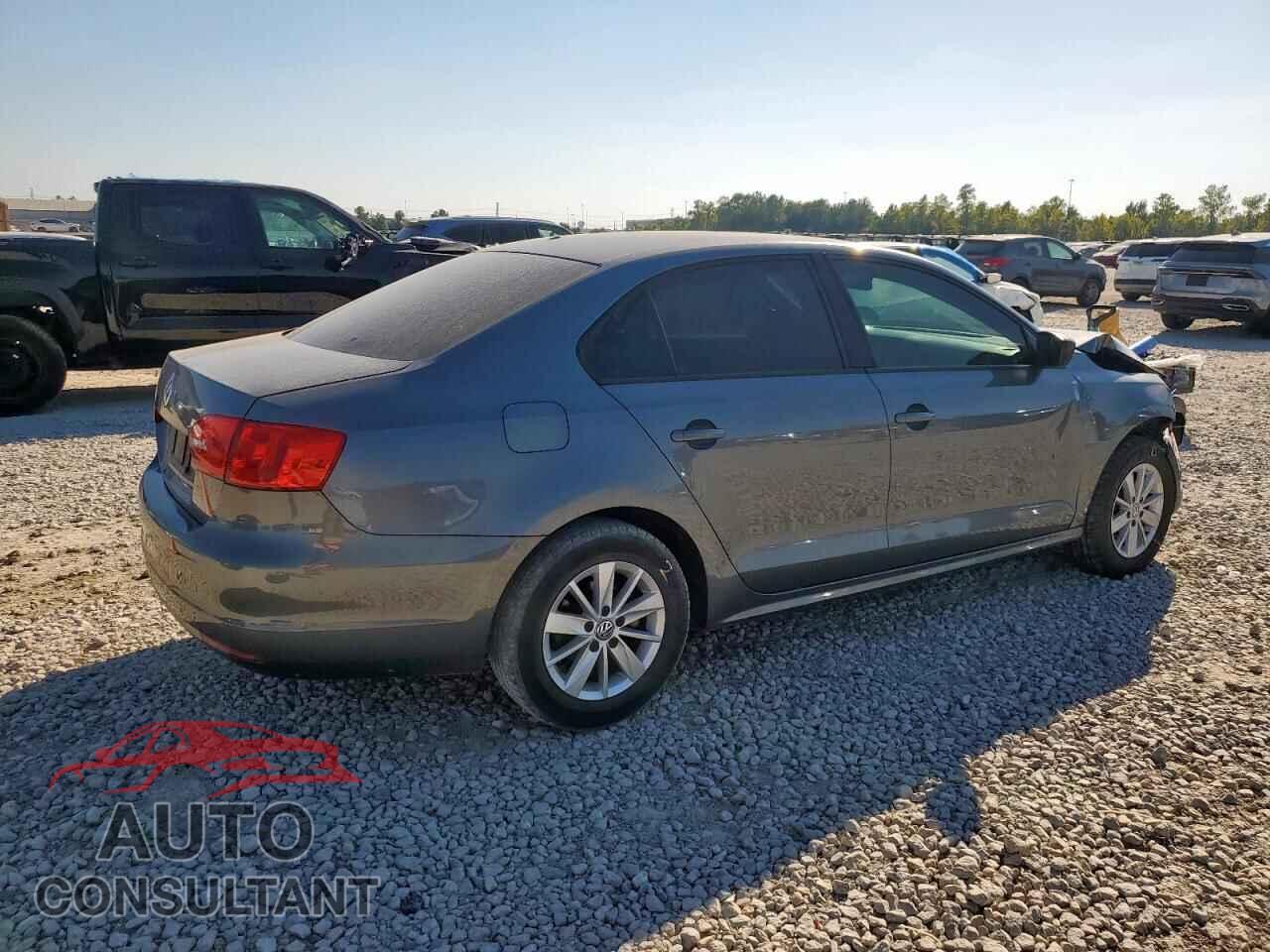 VOLKSWAGEN JETTA 2013 - 3VW2K7AJ4DM318318