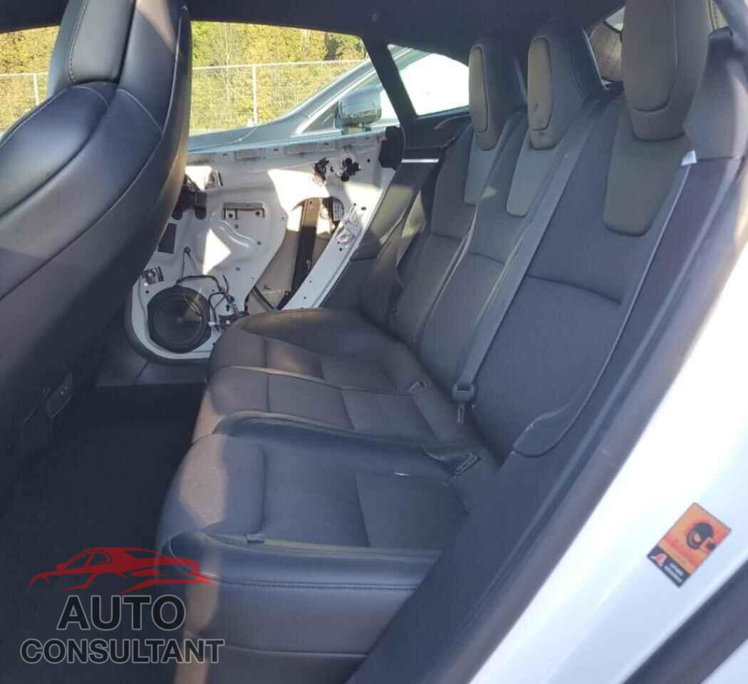 TESLA MODEL S 2017 - 5YJSA1E18HF209285