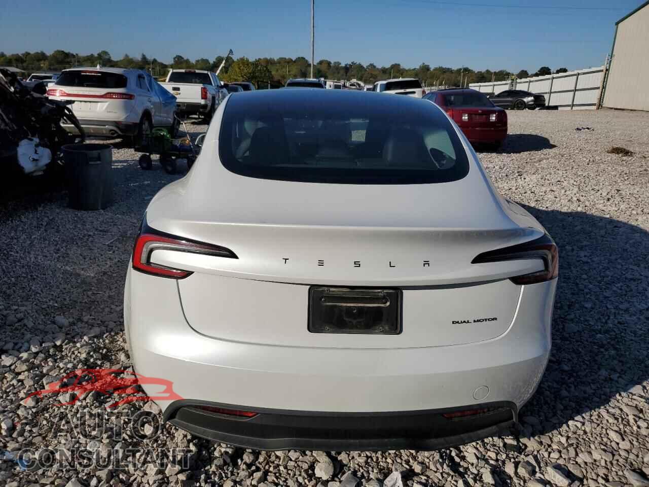 TESLA MODEL 3 2024 - 5YJ3E1EB5RF758543