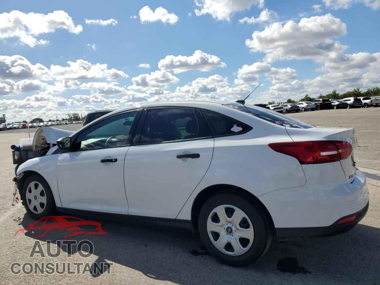 FORD FOCUS 2017 - 1FADP3E23HL255315