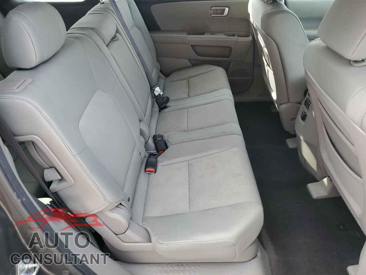 HONDA PILOT 2011 - 5FNYF3H25BB002677