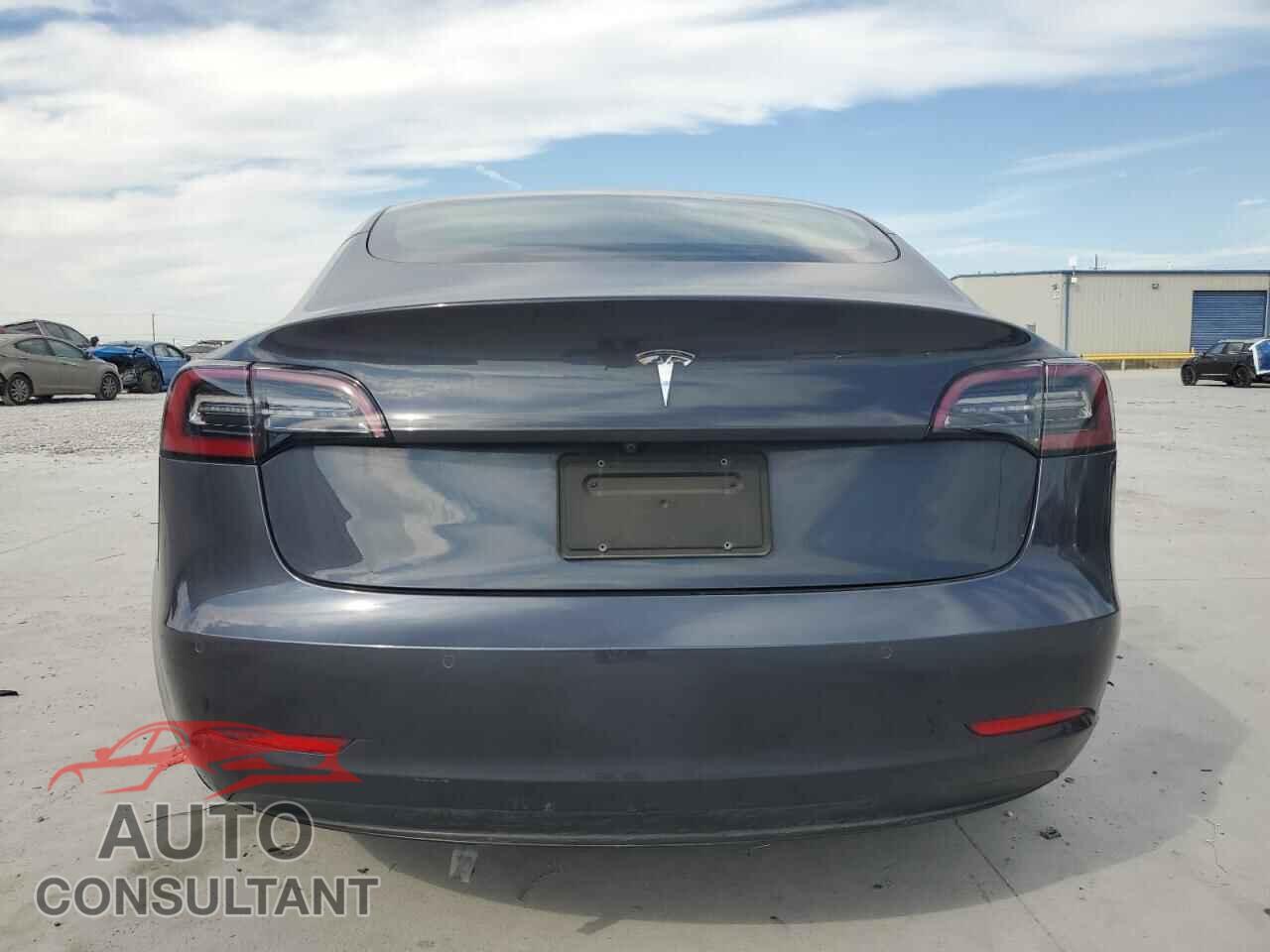 TESLA MODEL 3 2021 - 5YJ3E1EA4MF085602