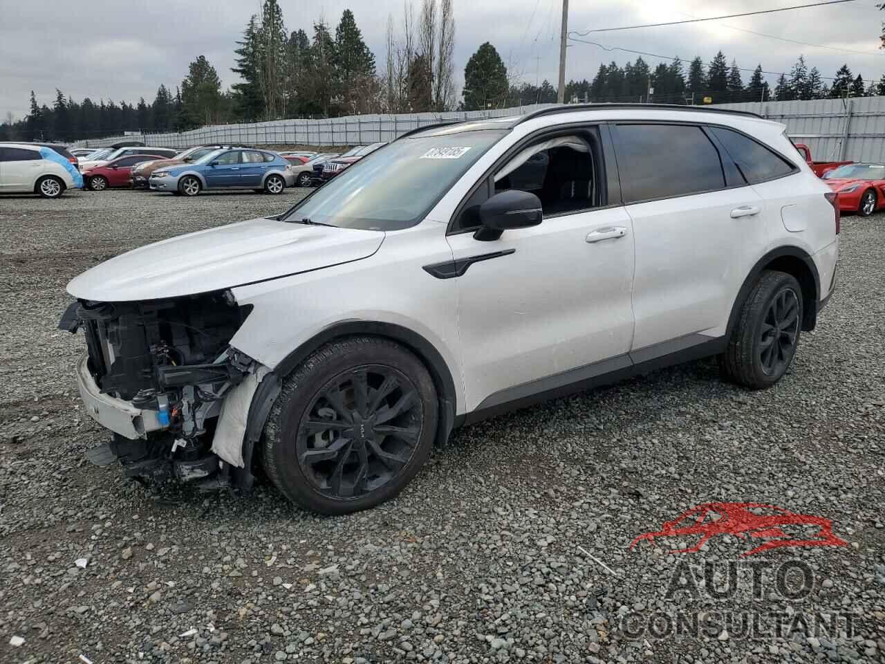 KIA SORENTO 2022 - 5XYRK4LF6NG140600