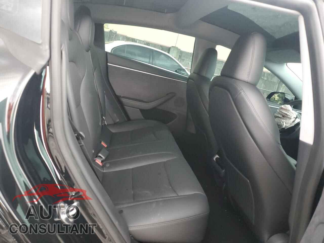 TESLA MODEL 3 2025 - 5YJ3E1EB4SF981937