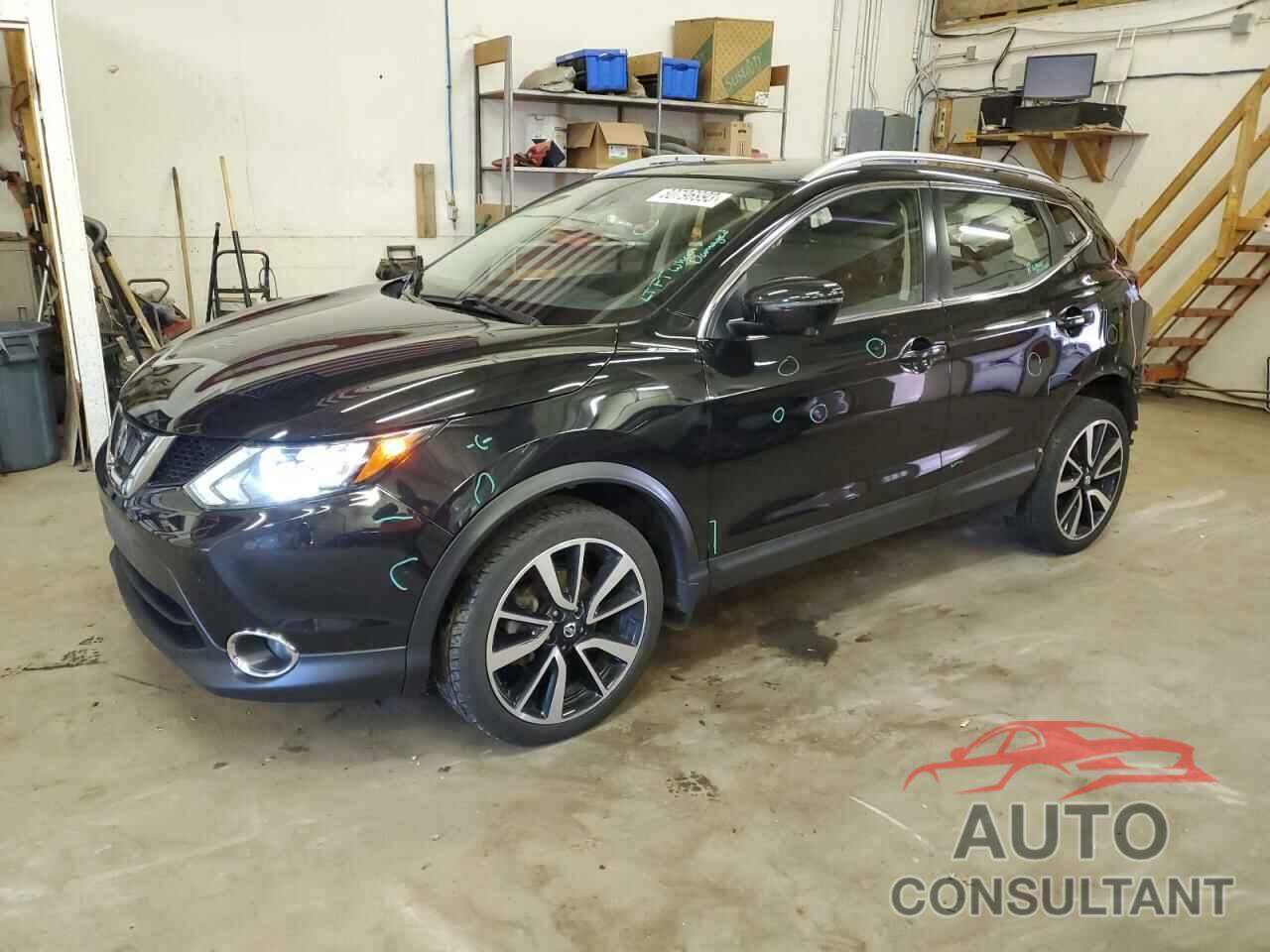 NISSAN ROGUE 2017 - JN1BJ1CR7HW144176