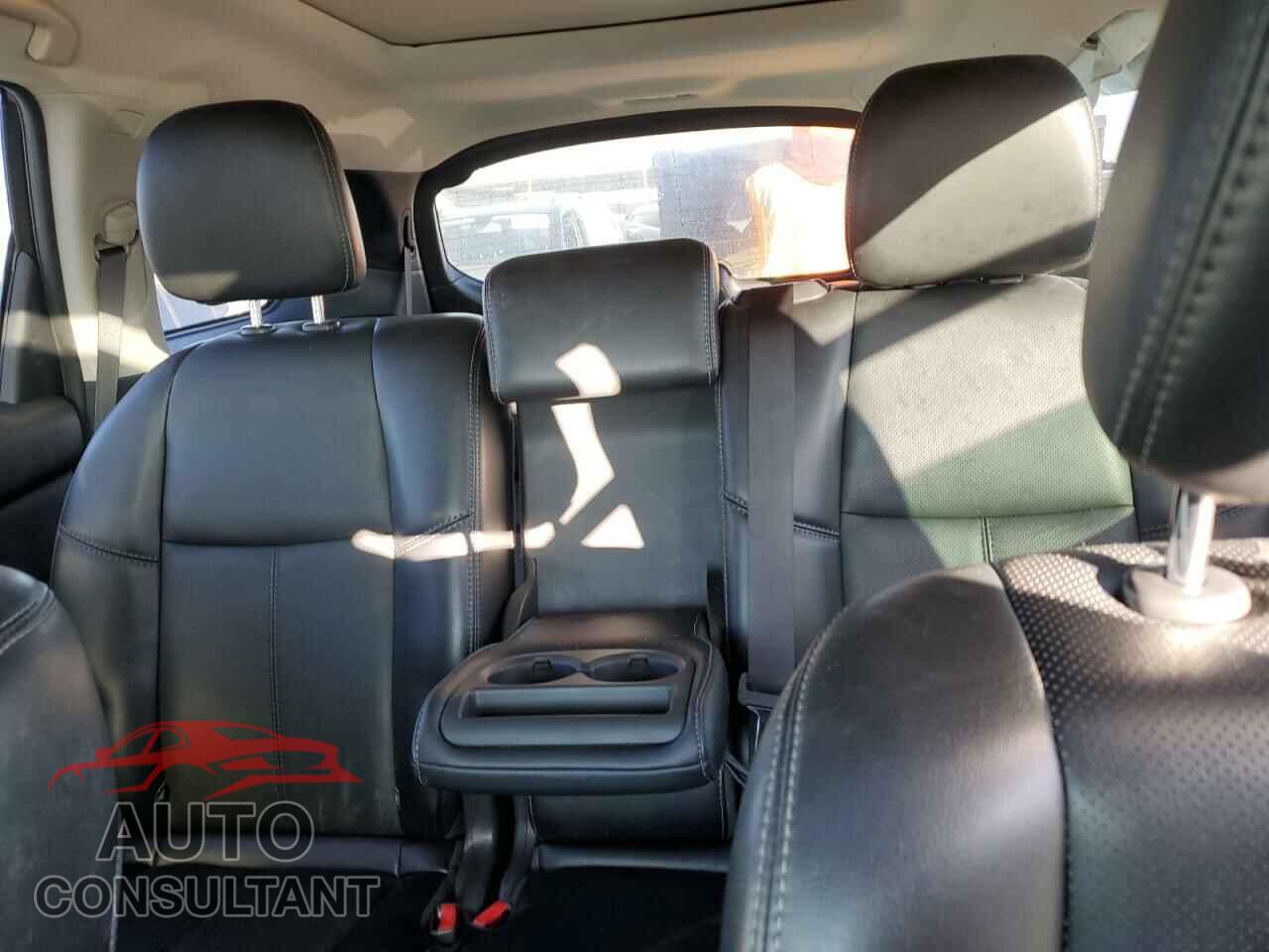 NISSAN PATHFINDER 2017 - 5N1DR2MN9HC669074