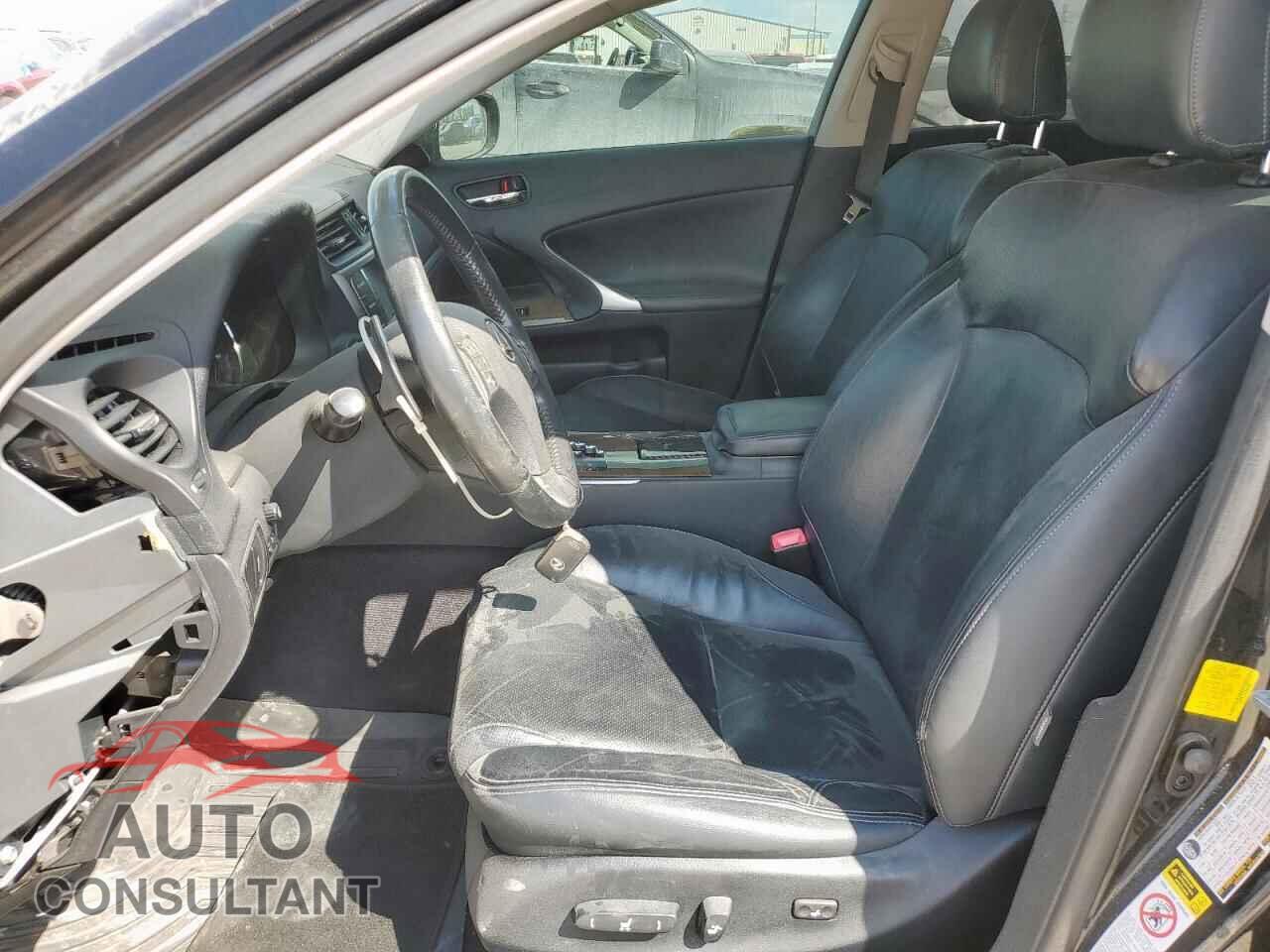 LEXUS IS 2012 - JTHBF5C21C2102285