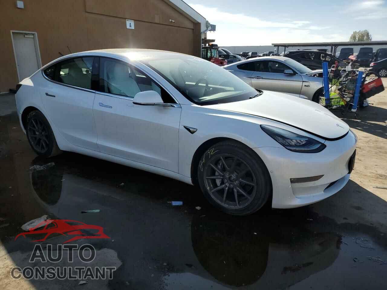 TESLA MODEL 3 2020 - 5YJ3E1EBXLF639877