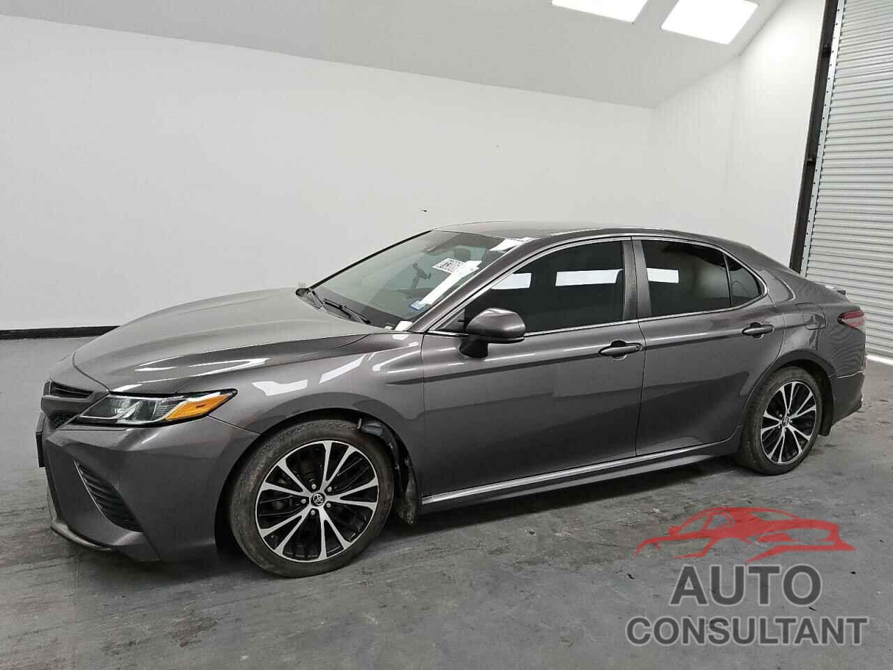TOYOTA CAMRY 2018 - 4T1B11HK7JU152512