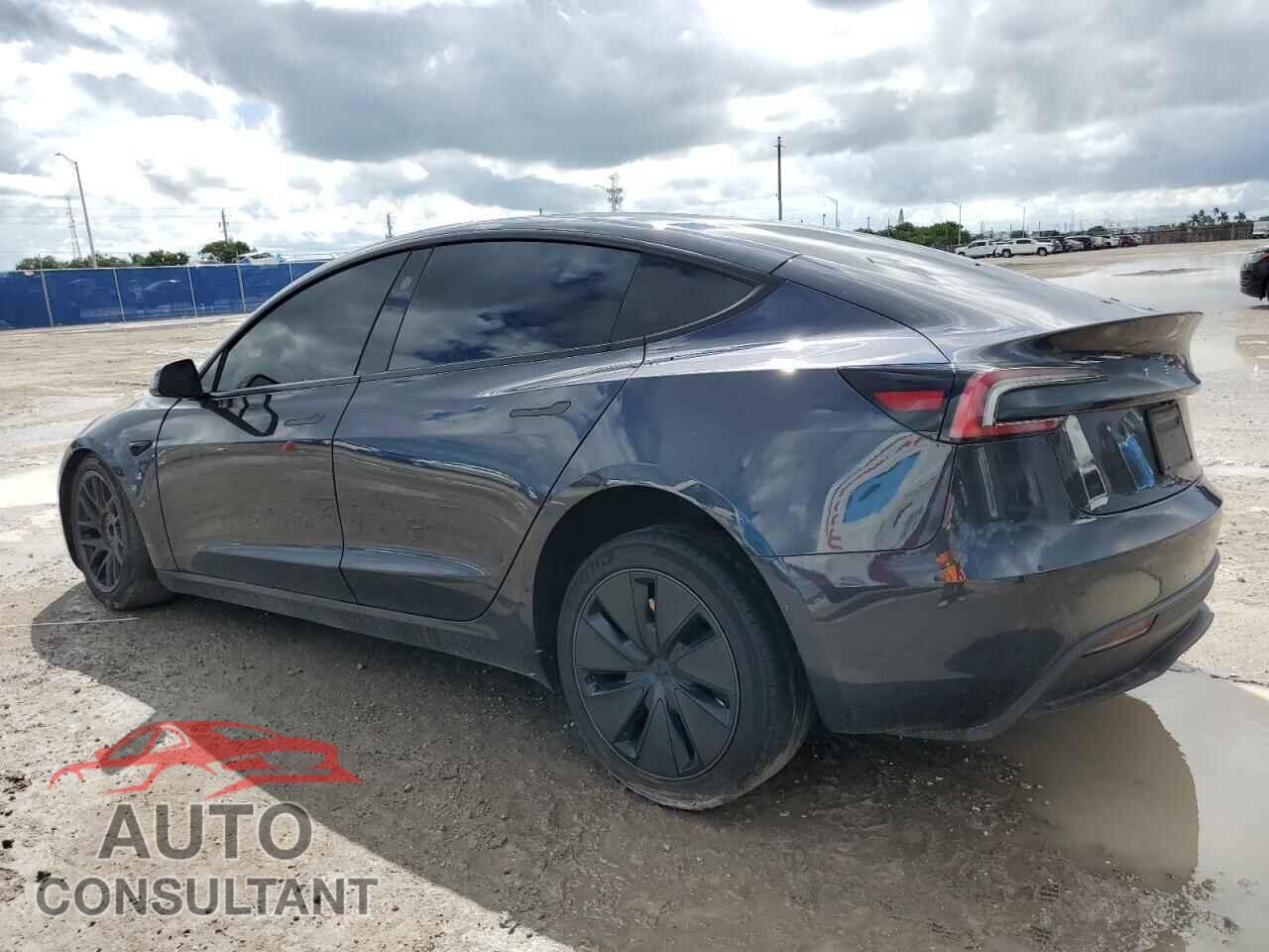 TESLA MODEL 3 2024 - 5YJ3E1EA7RF868372